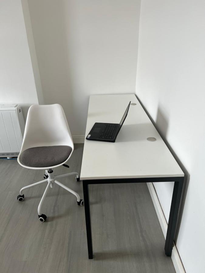 New Flat, Own Bathroom, Sitting Room & Large Bedroom - Walsall Bescot Luaran gambar