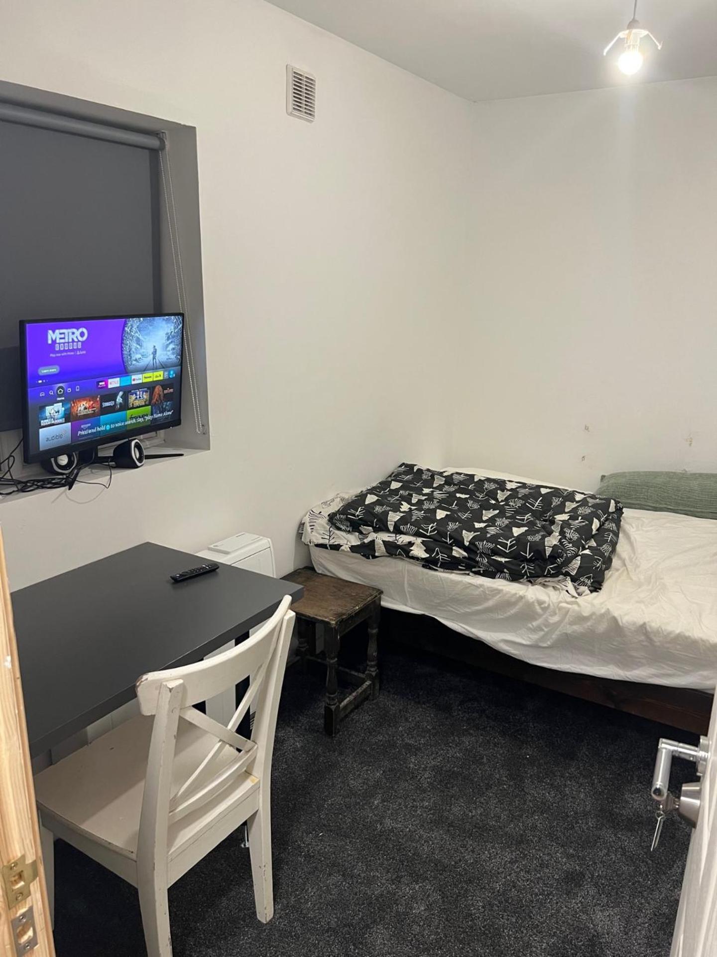 New Flat, Own Bathroom, Sitting Room & Large Bedroom - Walsall Bescot Luaran gambar
